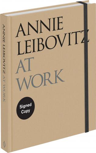 книга Annie Leibovitz at Work - Signed Edition, автор: Annie Leibovitz