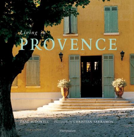 книга Living in Provence, автор: Dane McDowell