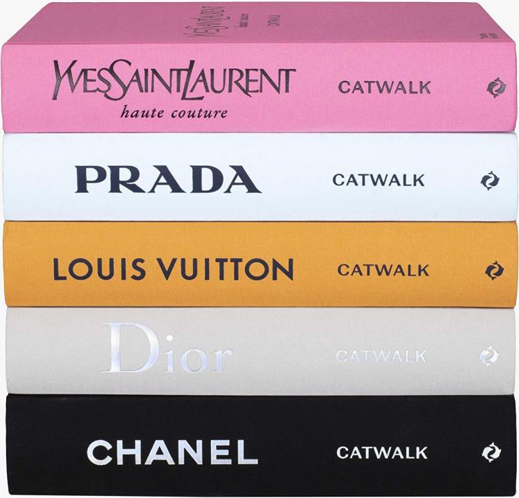 Chanel Catwalk: The Complete Collections (Adélia Sabatini, Patrick Mauriès)  купить книгу в Киеве