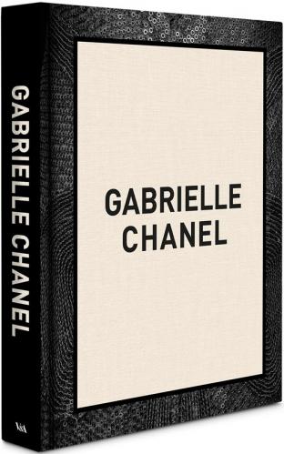 книга Gabrielle Chanel: Fashion Manifesto: The Official V&A Exhibition Book, автор: Oriole Cullen, Connie Karol Burks