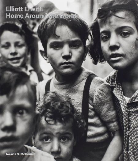 книга Elliott Erwitt: Home Around the World, автор: Elliott Erwitt