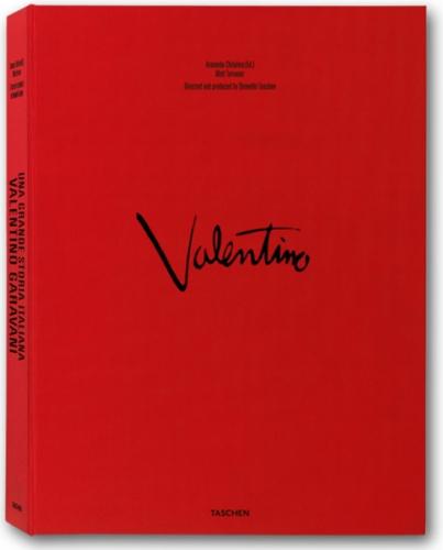 книга Valentino Garavani: First Name in Fashion (Collector's Editions), автор: Matt Tyrnauer, Suzy Menkes, Armando Chitolina