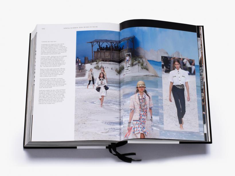 Chanel: The Complete Karl Lagerfeld Collections (Catwalk): Mauriès,  Patrick, Sabatini, Adélia: 9780300218695: : Books