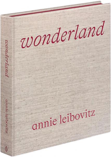книга Annie Leibovitz: Wonderland, автор: Annie Leibovitz, Anna Wintour