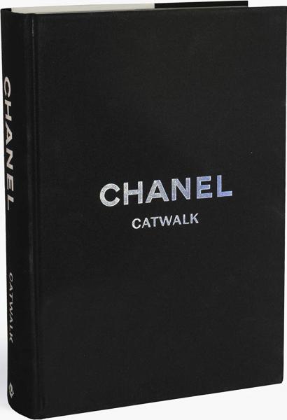 книга Chanel Catwalk: The Complete Collections, автор: Adélia Sabatini, Patrick Mauriès