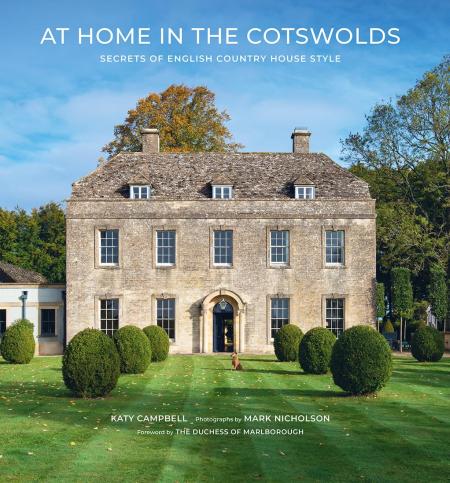 книга At Home in the Cotswolds: Secrets of English Country House Style, автор: Katy Campbell and Mark Nicholson