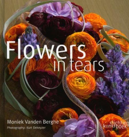 книга Flowers in Tears, автор: Moniek Vanden Berghe